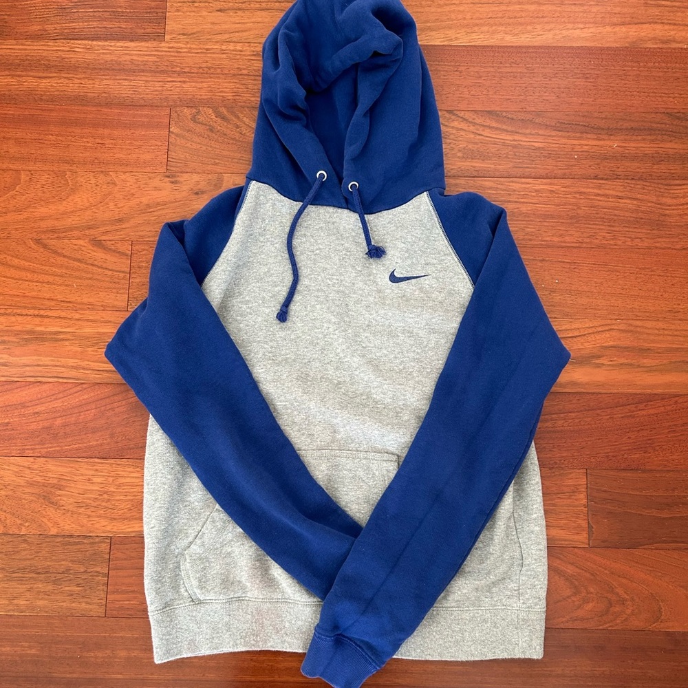 Nike two tone athletic sweatshirt